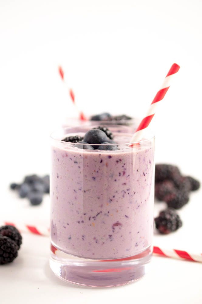 ヘルシープロテインパックベリーヨーグルトスムージー| chefsavvy.com #recipe #healthy #fruit #protein #smoothie
