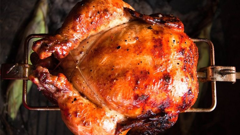 로티세리 치킨을 사용하여 만드는 10가지 매우 쉽고 빠른 식사