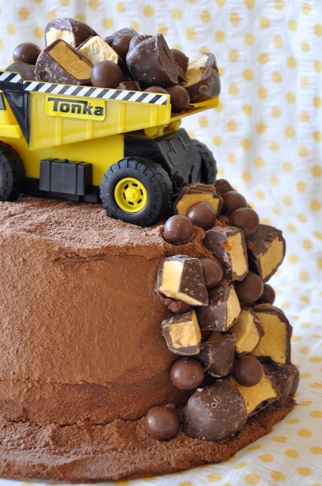 ダンプトラック建設ケーキ