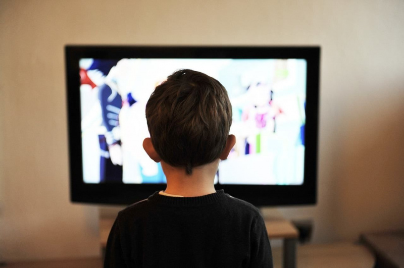 テレビを過度に見ることが健康に悪い6つの理由