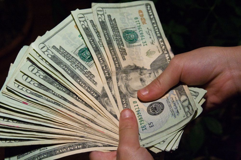 14 zábavných spôsobov, ako rozdávať peniaze na svadbách, večierkoch a sviatkoch