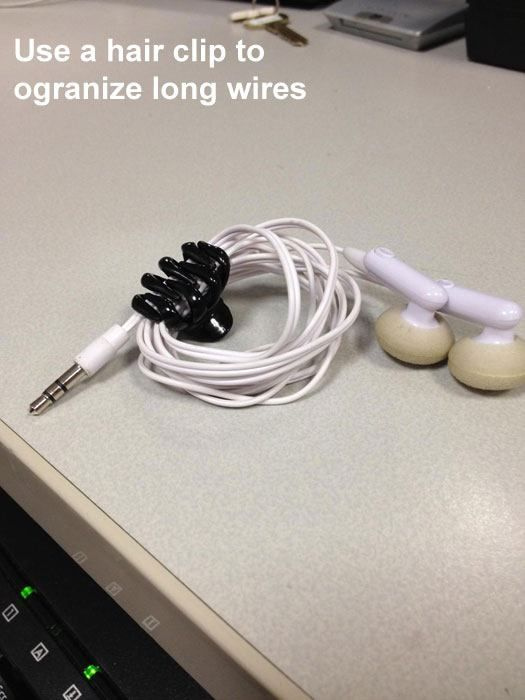 gunakan klip roti untuk memberi label dan mengatur kabel listrik